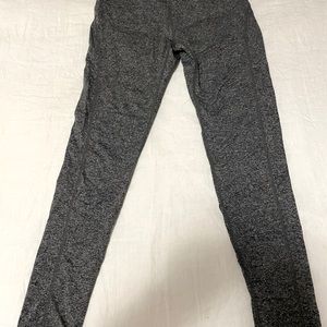 7/8 length yoga leggings with built in butt lift.